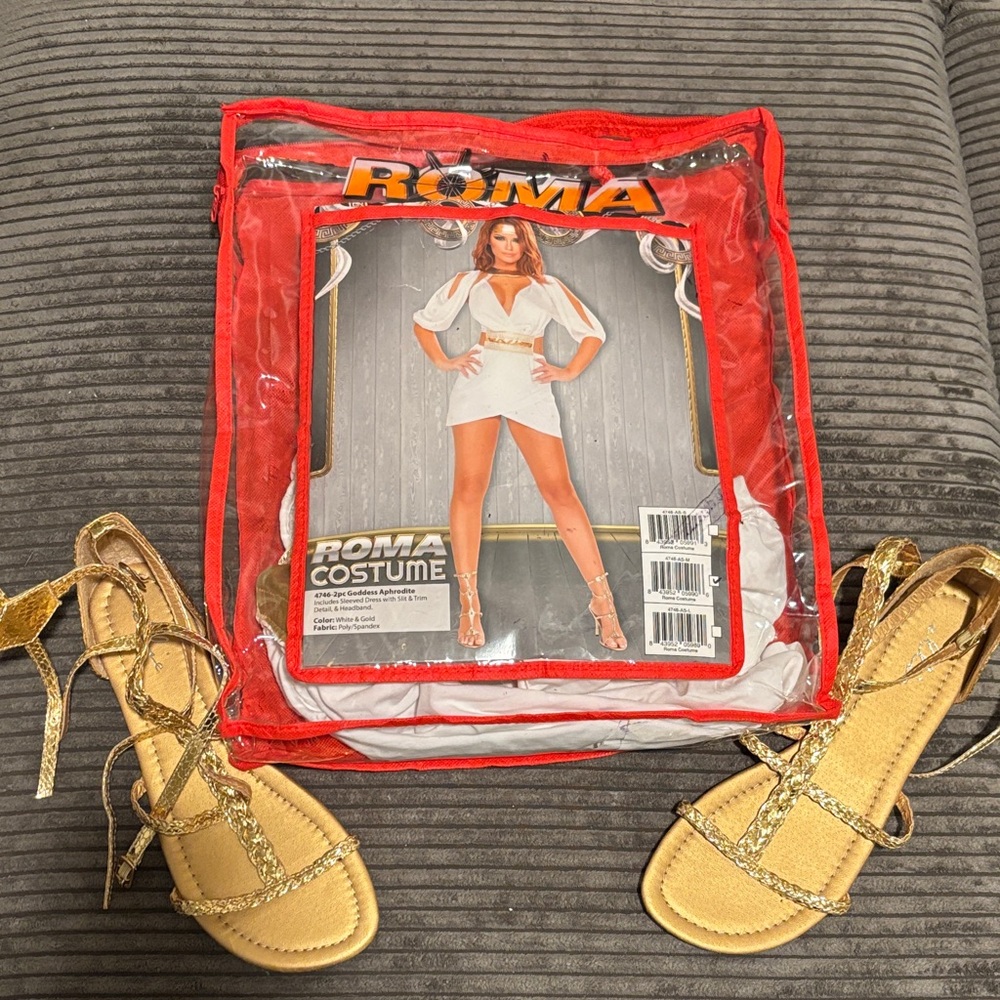 Román costume with shoes